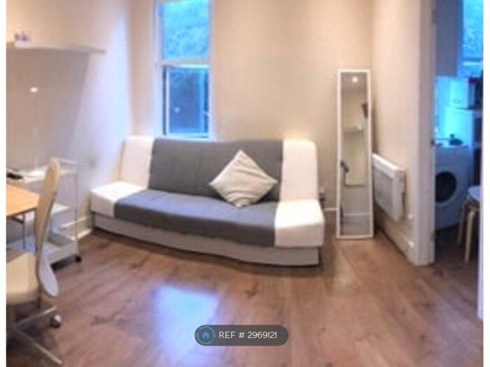 Studio To Rent In Willoughby Lane, London, N17