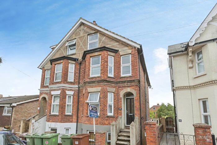 2 Bedroom Flat For Sale In Silverdale Road, Tunbridge Wells, Kent, TN4