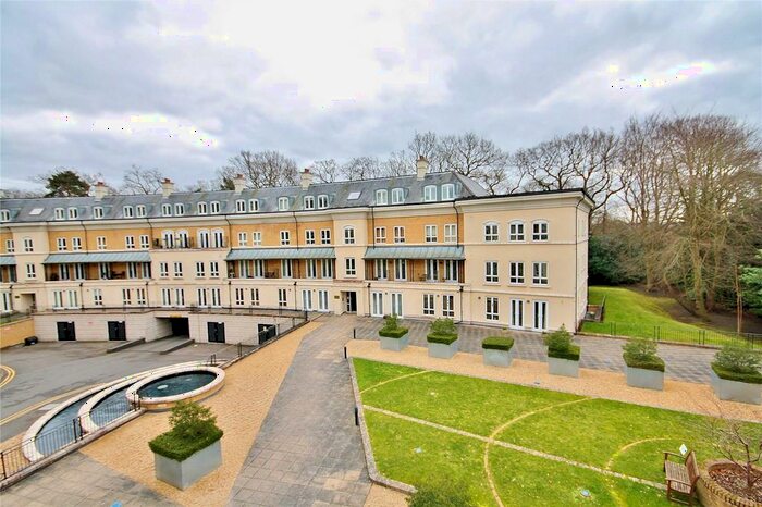 2 Bedroom Flat To Rent In Holly Lodge, Heathside Crescent, Woking, Surrey, GU22