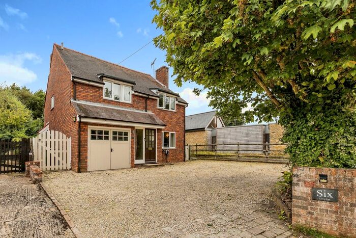 4 Bedroom Detached House For Sale In Thornton Road, Thornborough, Buckingham, MK18
