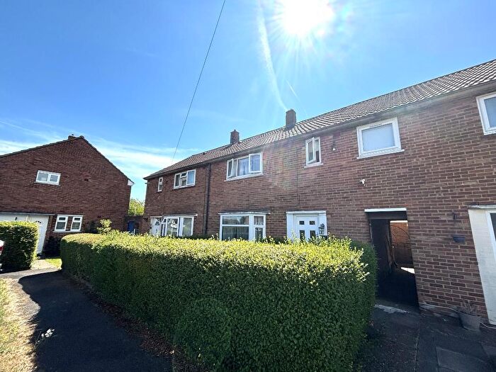 3 Bedroom Terraced House For Sale In Littlefield Road, Stopsley, Luton, Bedfordshire, LU2