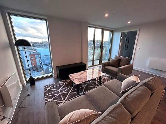 2 Bedroom Flat To Rent In The Hive, Luton, LU1