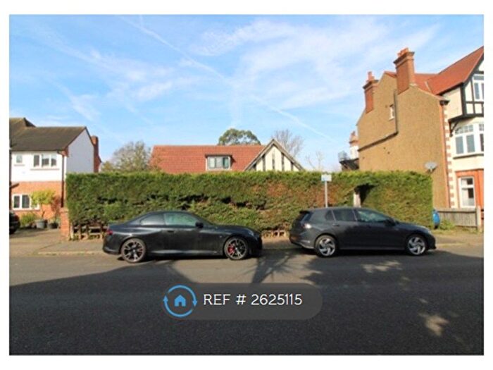 4 Bedroom Detached House To Rent In Guilford Avenue, Surbiton, KT5