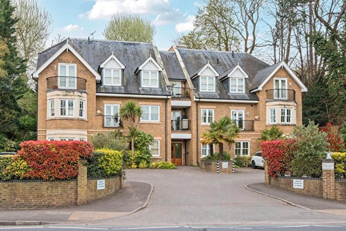 2 Bedroom Apartment For Sale In South Street, Epsom, KT18