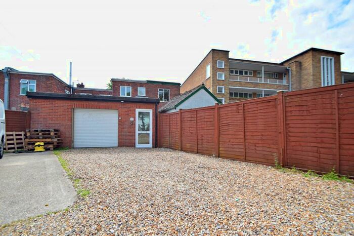 2 Bedroom Flat To Rent In Bournemouth, BH7