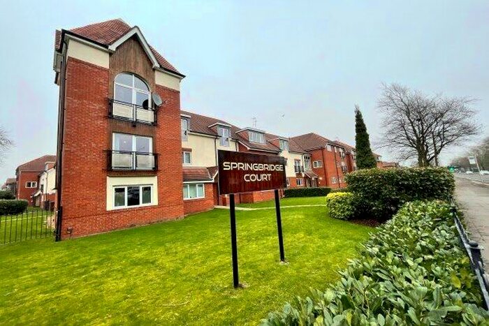 2 Bedroom Flat To Rent In Springbridge Court, Manchester, M16