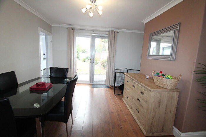 3 Bedroom Semi-Detached House For Sale In Borough Grove, Flint, CH6