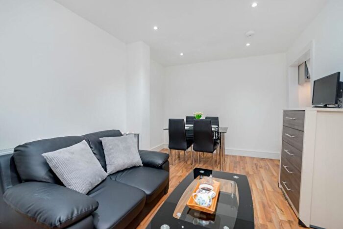 1 Bedroom Studio To Rent In - Saint James's Road, London, United Kingdom, Jx, London, SE1