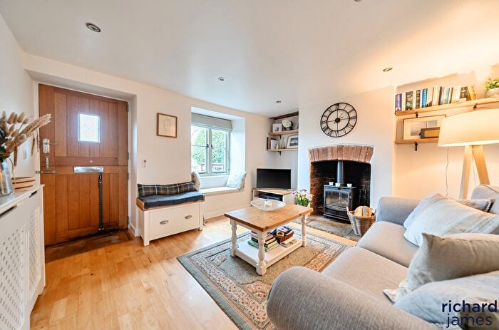 3 Bedroom Terraced House For Sale In Burnham Road, Malmesbury, SN16