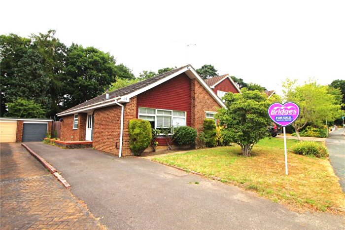 3 Bedroom Bungalow For Sale In Alphington Avenue, Frimley, Surrey, GU16