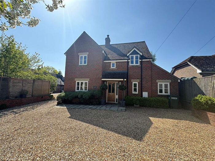4 Bedroom Detached House For Sale In East Grafton, Marlborough, SN8