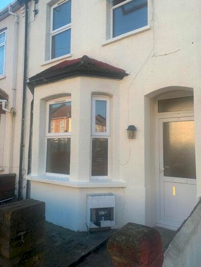 3 Bedroom Terraced House To Rent In Cornwallis Grove, London N9