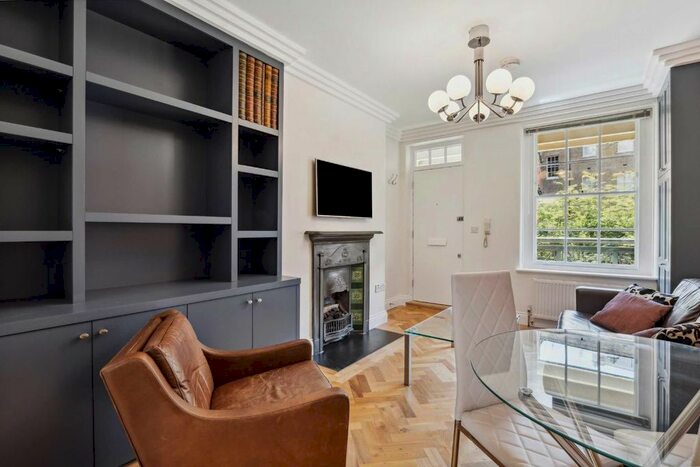1 Bedroom Flat To Rent In Martlett Court, London, WC2B