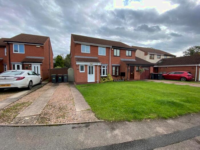 3 Bedroom Town House To Rent In Catkin Drive, Giltbrook, NG16