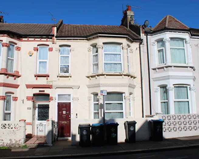 2 Bedroom Flat For Sale In Burns Road, London, NW10