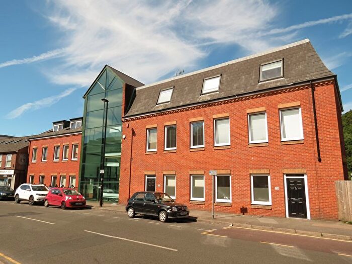 2 Bedroom Flat To Rent In Croydon Road, Caterham, CR3