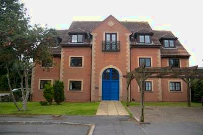 2 Bedroom Flat To Rent In Hay Leaze, Yate, BS37