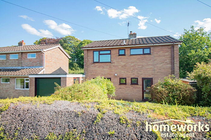 3 Bedroom Detached House For Sale In Windmill Avenue, Dereham, NR20