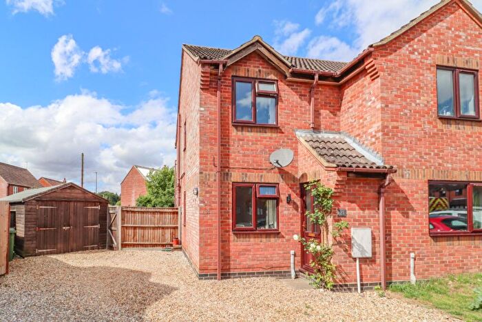 2 Bedroom Semi-Detached House For Sale In Two Fields Way, Bawdeswell, NR20