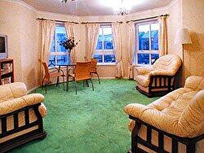 2 Bedroom Flat To Rent In McDonald Road, Edinburgh, EH7