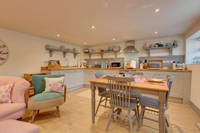 2 Bedroom Cottage For Sale In High Street, Thornham, PE36