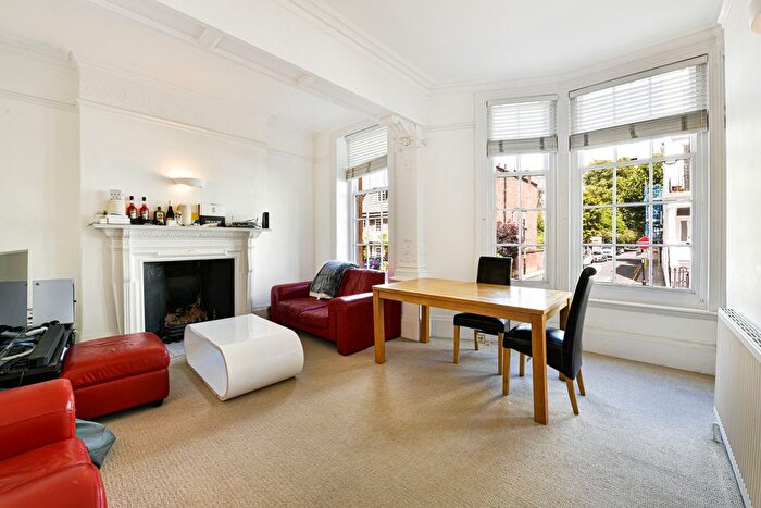 1 Bedroom Flat To Rent In Cromwell Crescent, Earls Court, SW5