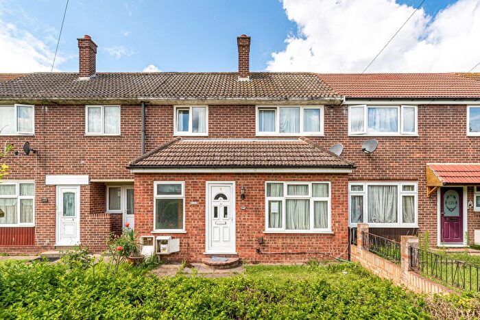 3 Bedroom Terraced House To Rent In Bevan Avenue, Barking, IG11