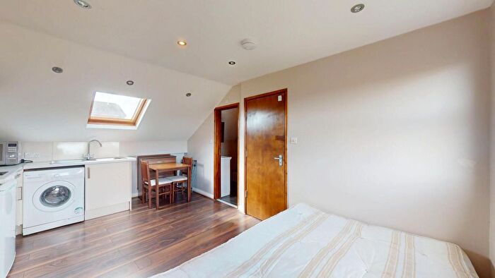 Studio To Rent In Blackstock Road, Finsbury Park, London, N4