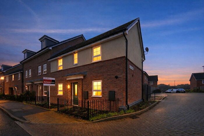 3 Bedroom End Terrace House For Sale In Queen Elizabeth Road, Nuneaton, Warwickshire, CV10