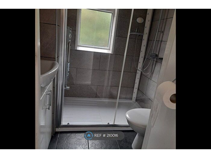 4 Bedroom End Terrace House To Rent In Flimwell Close, Bromley, BR1
