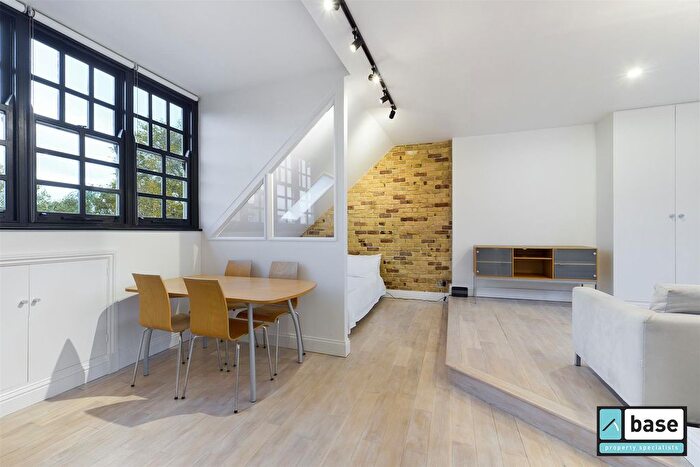 Studio To Rent In - St. Matthews Row, Shoreditch, E2