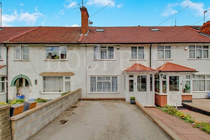 3 Bedroom Terraced House For Sale In Dawpool Road, London, NW2