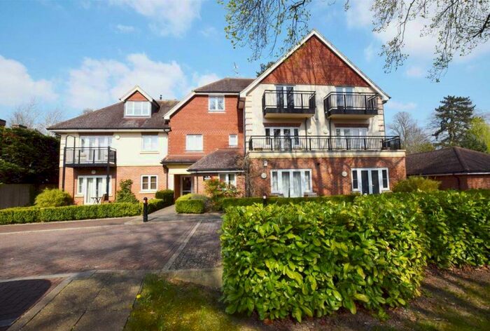 2 Bedroom Apartment To Rent In Durham House, RG4