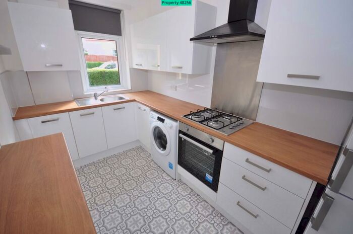 3 Bedroom Apartment To Rent In Oxton Drive, Glasgow, G52