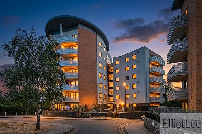 1 Bedroom Flat For Sale In Apple Grove, Harrow, HA2