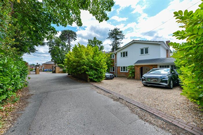 4 Bedroom Detached House For Sale In Fintonagh Drive, Penenden Heath, ME14