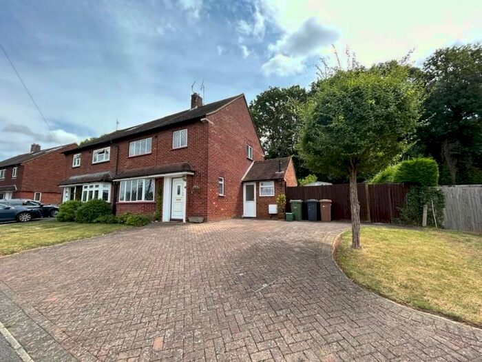 3 Bedroom Property To Rent In Gosden Hill Road, Burpham, Guildford, GU4