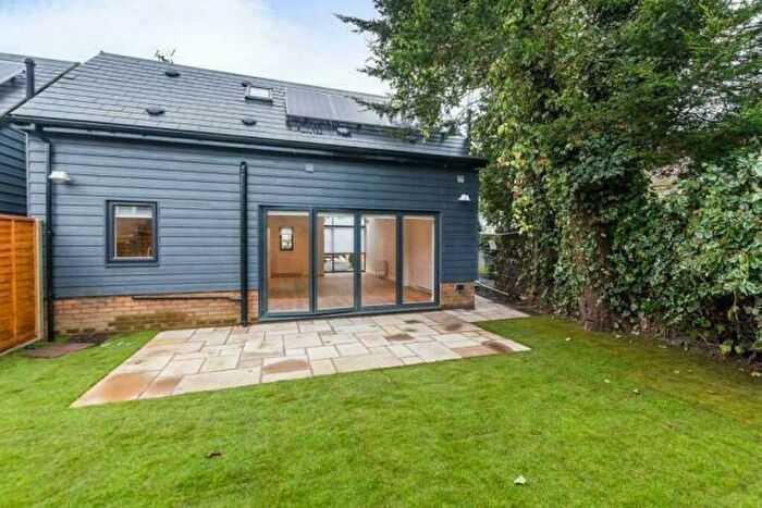 2 Bedroom Detached House To Rent In Edeleny Close, East Finchley, London, N2