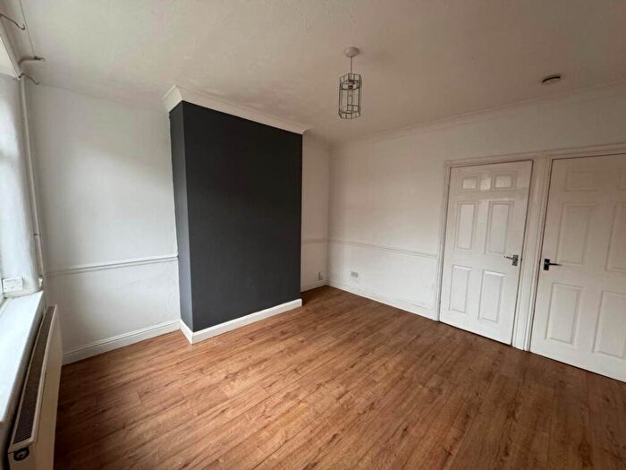 3 Bedroom End Of Terrace House To Rent In Wharton Street, Grimsby, DN31