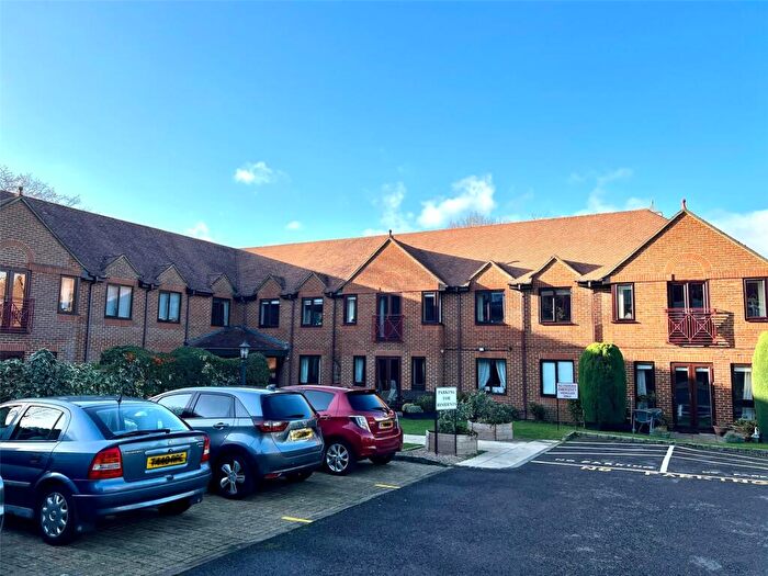 2 Bedroom Apartment For Sale In Ashley Gardens, Shalford, Guildford, Surrey, GU4