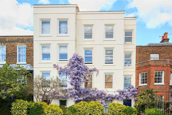 2 Bedroom Flat To Rent In Kew Green, Kew, Richmond, TW9