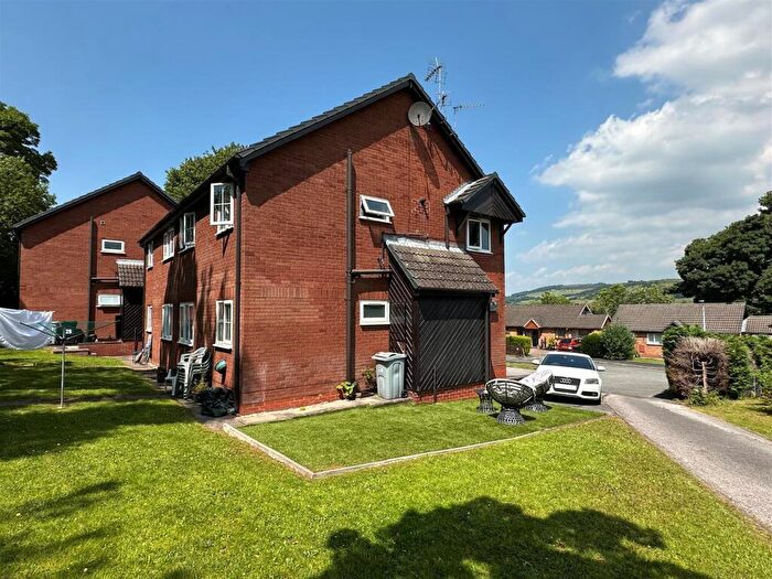 2 Bedroom Flat For Sale In Peveril Gardens, Newtown Disley, Disley Stockport, SK12