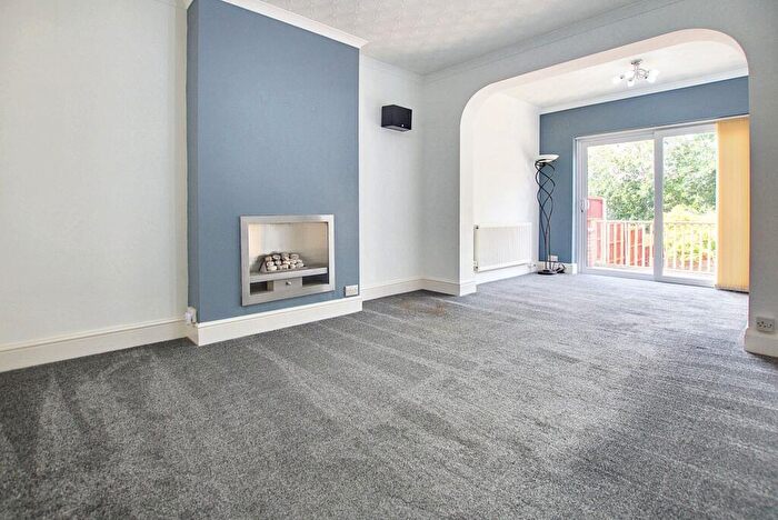 4 Bedroom Semi-Detached House For Sale In New Way Road, Leicester, LE5