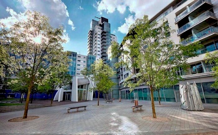 3 Bedroom Flat To Rent In Long Lane, London Bridge, SE1