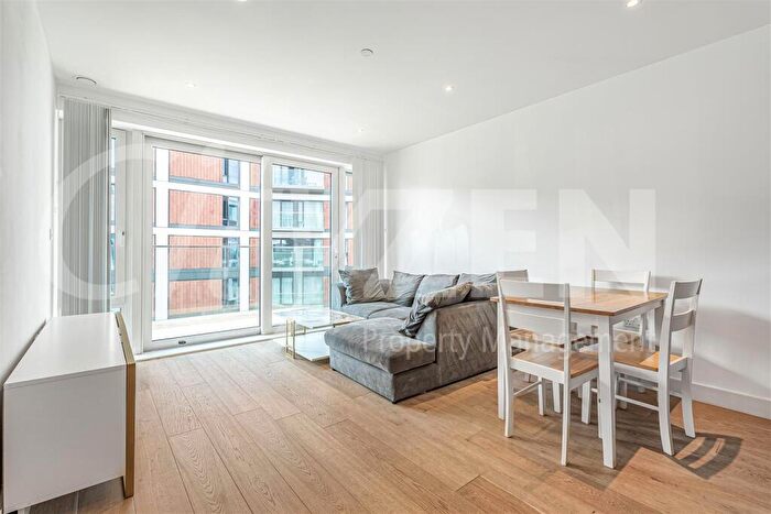 2 Bedroom Flat To Rent In Duke Of Wellington Avenue, London, SE18