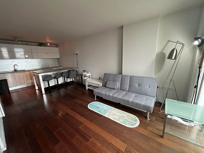 2 Bedroom Apartment To Rent In Beetham Tower, Holloway Circus Queensway, Birmingham, B1
