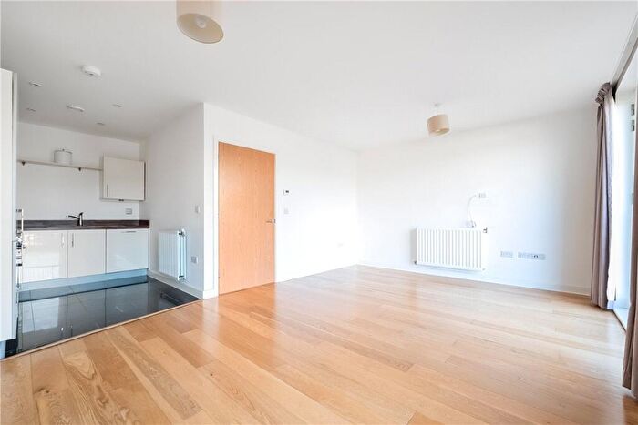 2 Bedroom Apartment To Rent In Victoria Bridge Road, Bath, Somerset, BA2