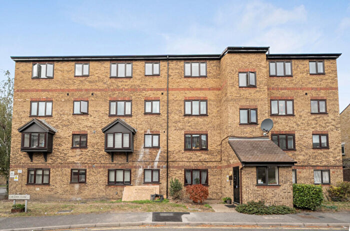1 Bedroom Apartment For Sale In Caradon Close, London, E11