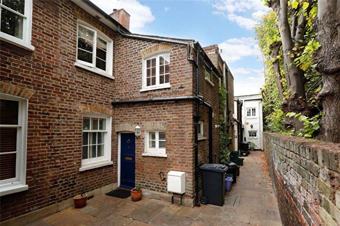3 Bedroom Terraced House For Sale In Linden Cottages, Oldfield Road, SW19
