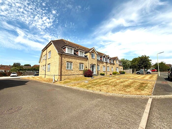 1 Bedroom Flat To Rent In Honeycrag Close, Polegate, BN26